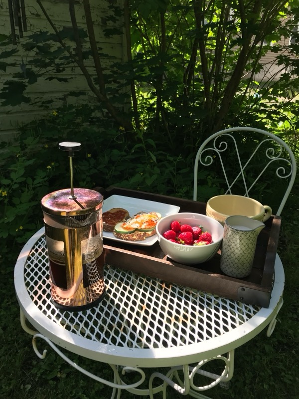 Breakfast in the garden